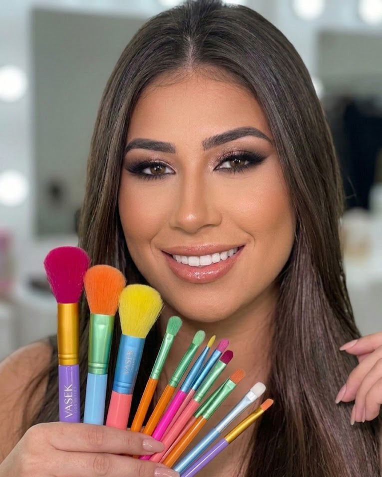 Vasek Cosmetics 15-Piece Colourful Makeup Brush Set
